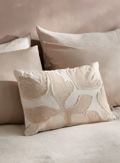 Appliqué flowers removable-cover cushion
