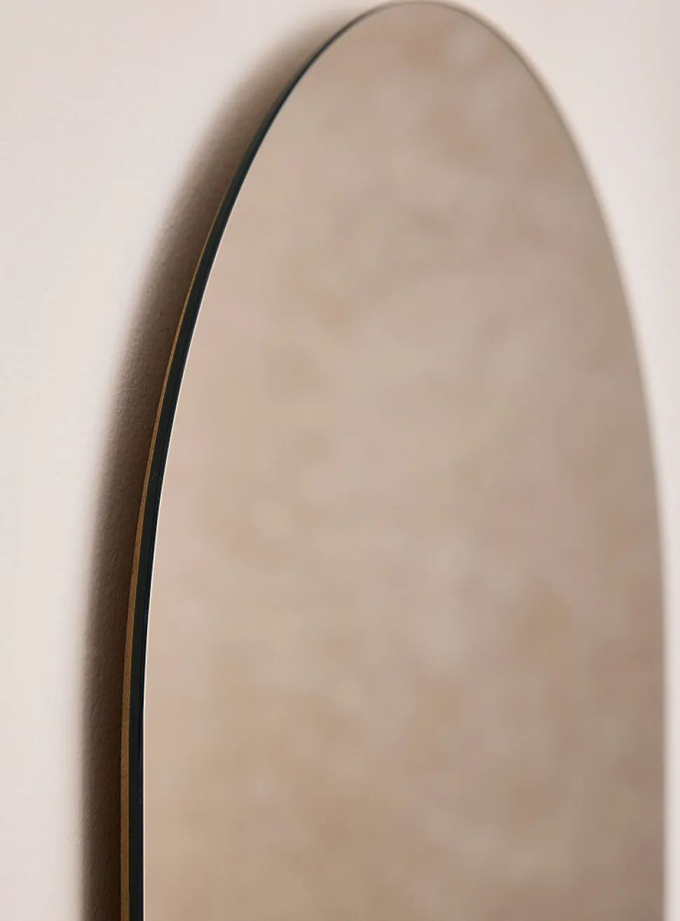 Arched all-glass mirror