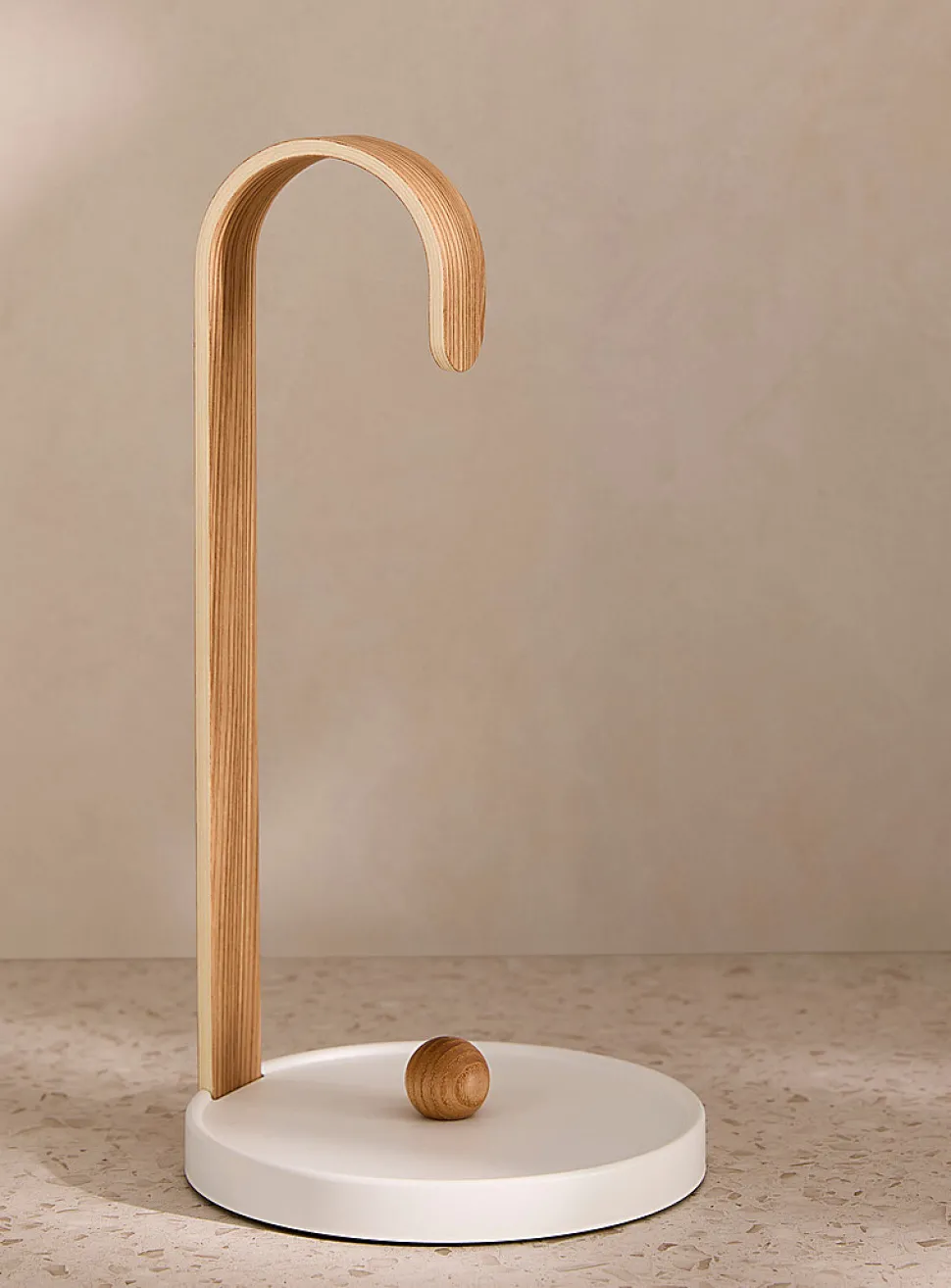 Bellwood paper towel holder