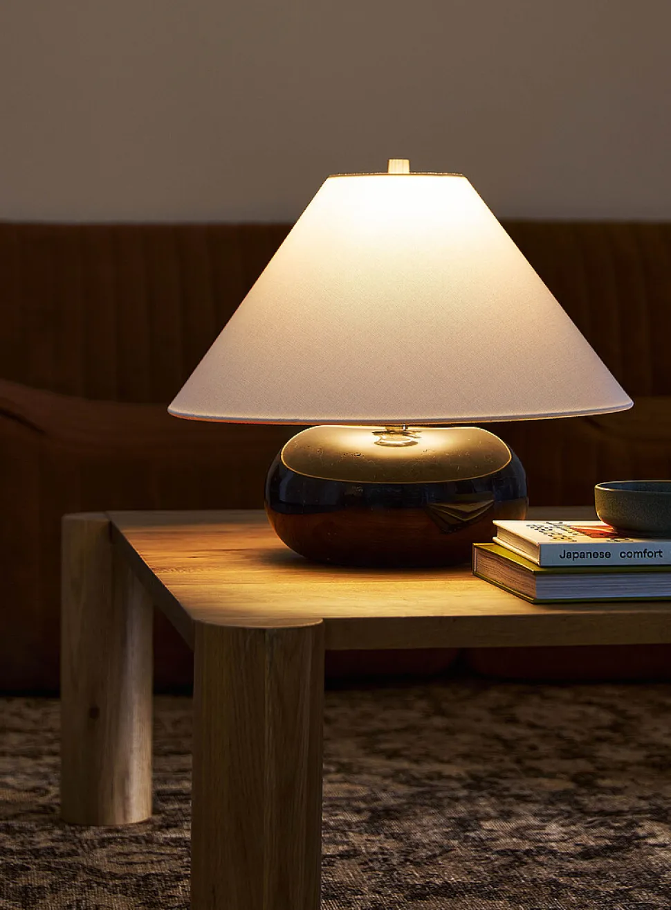 Black marble base table lamp