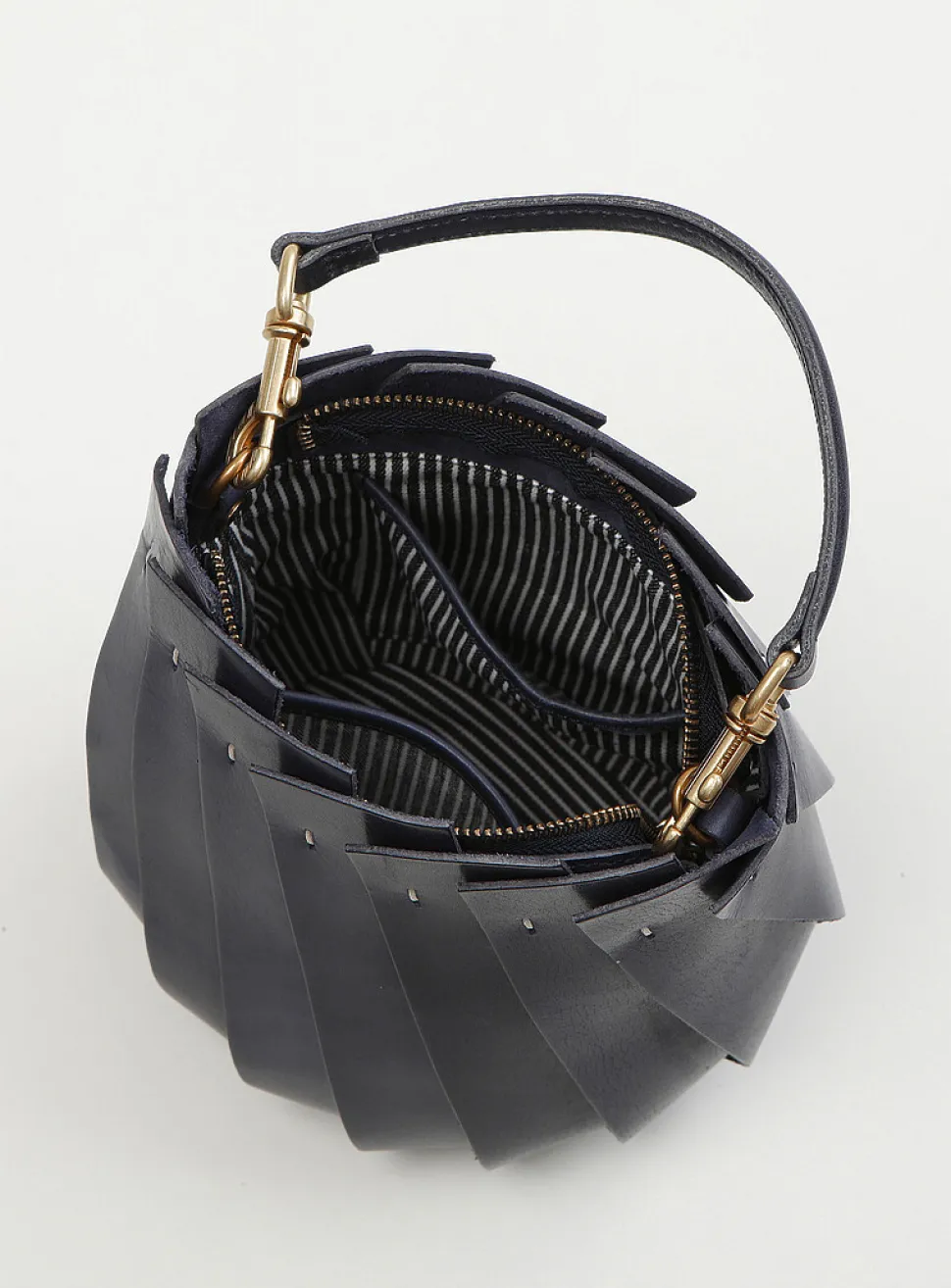 Bloom bucket bag