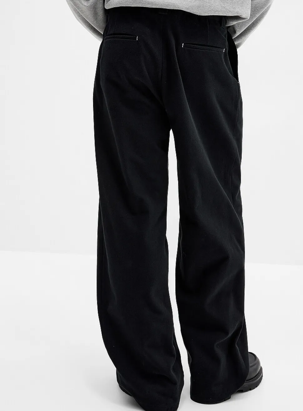 Brushed twill pleated chinos