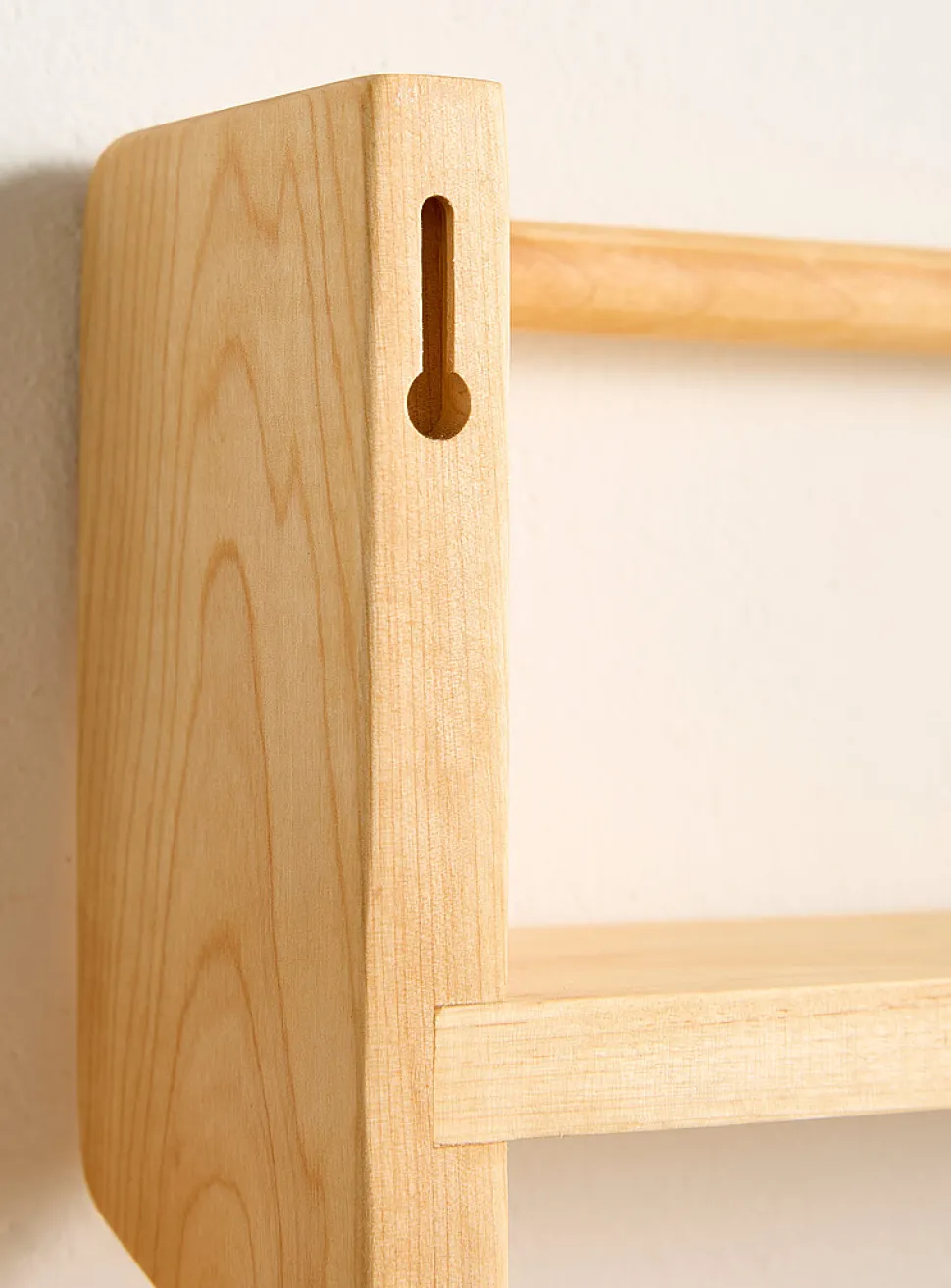 Children's wall-mounted bookcase