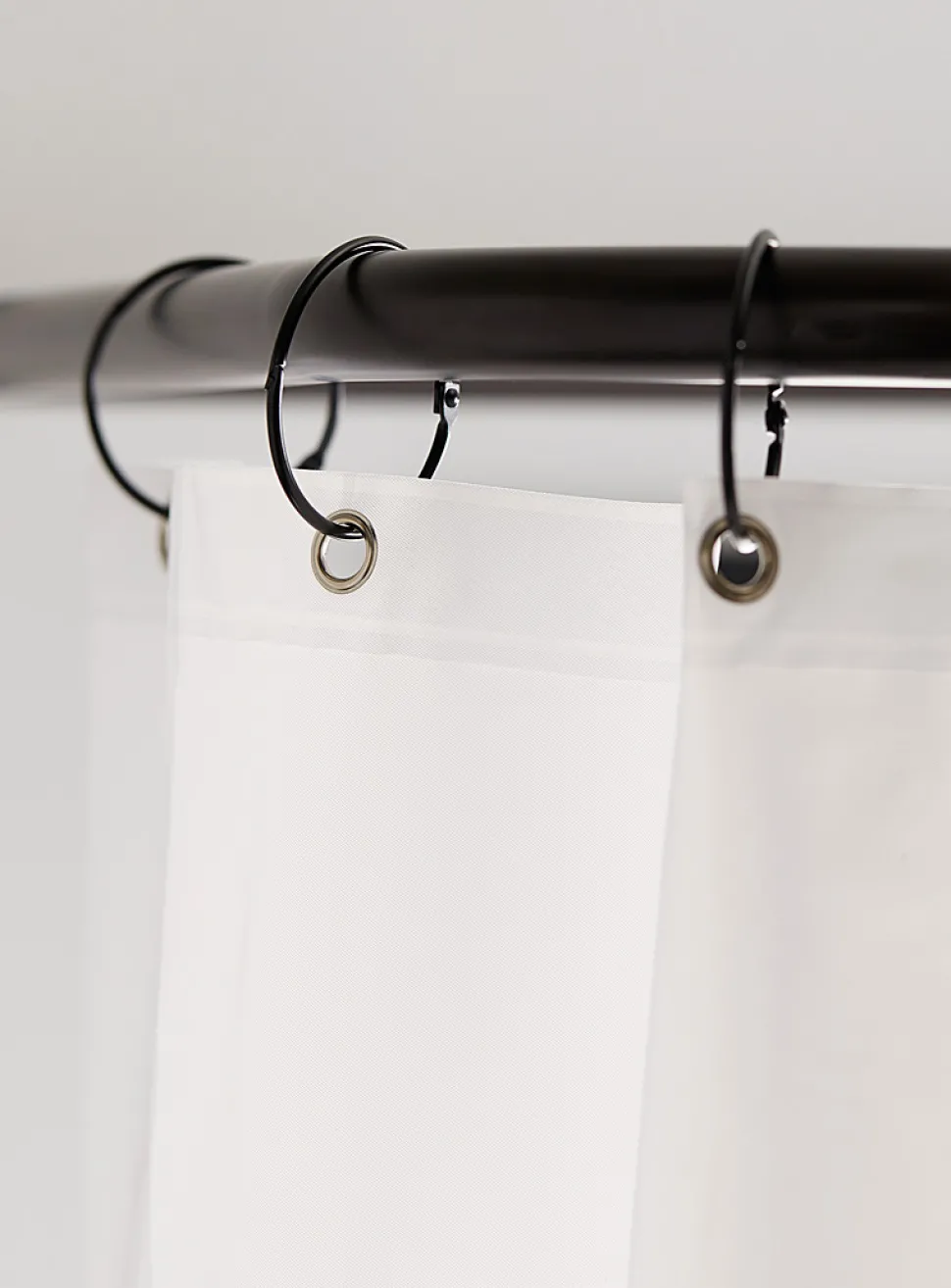 Circular shower hooks