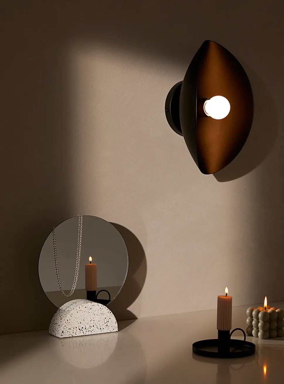 Coquelicot light fixture
