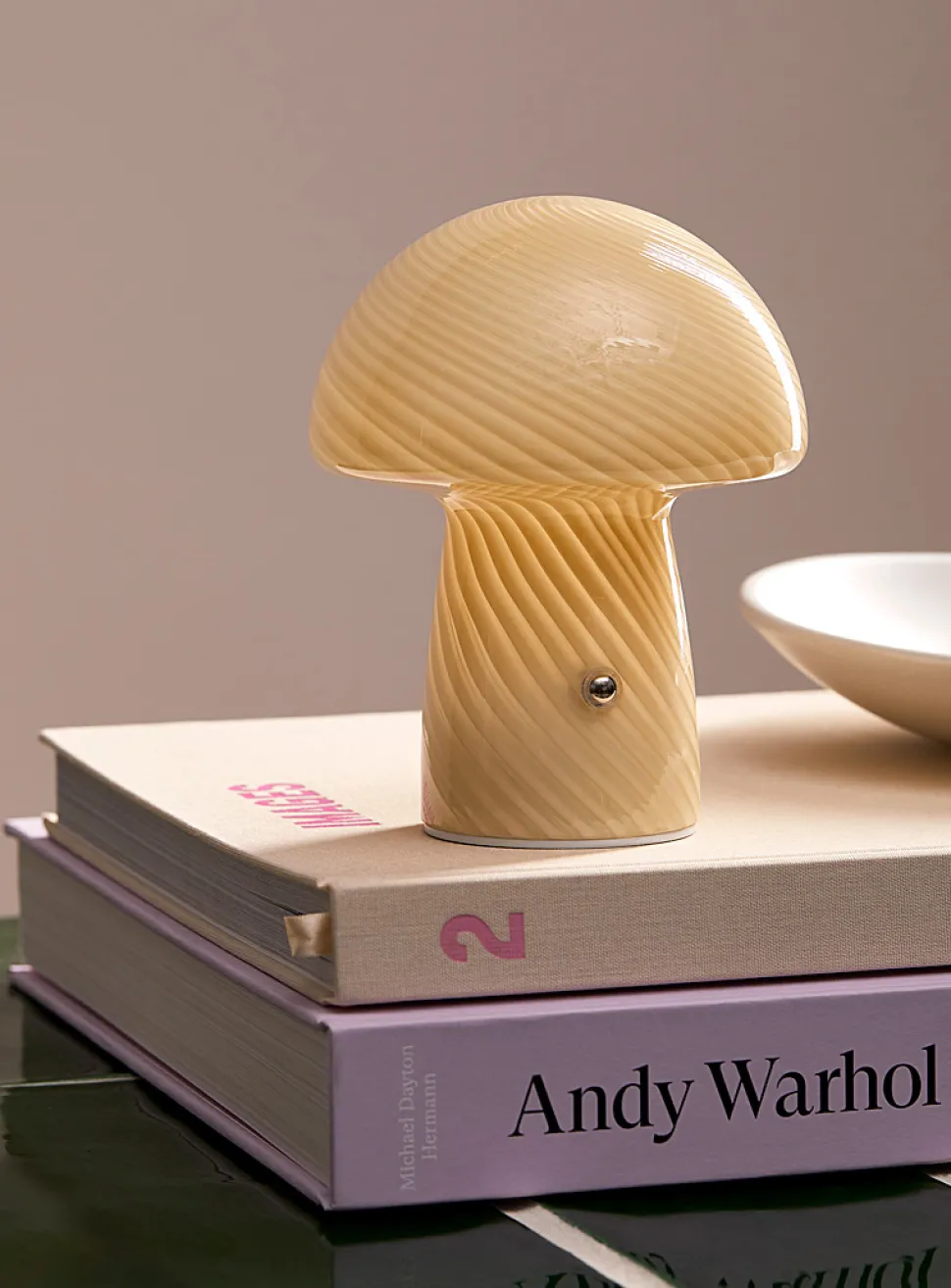 Cordless mushroom table lamp