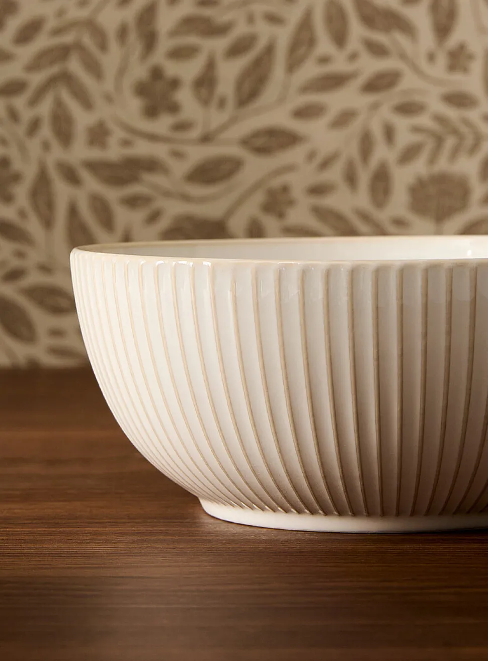 Embossed wide grooves large bowl