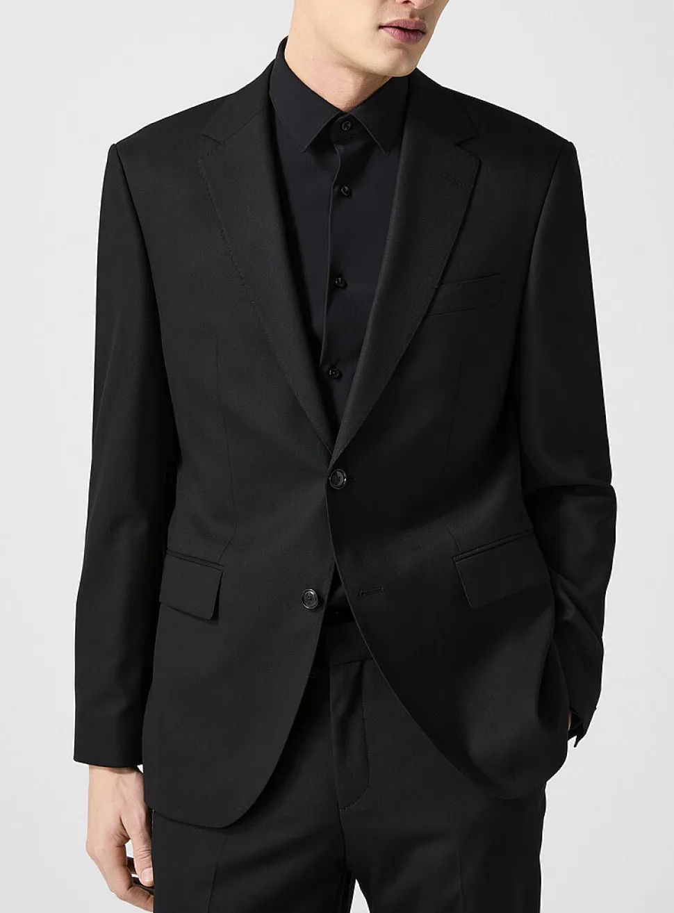 Fitted black twill suit