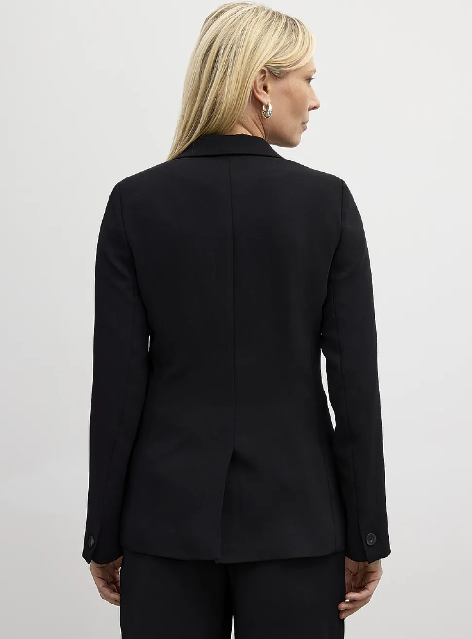 Fitted textured crepe blazer