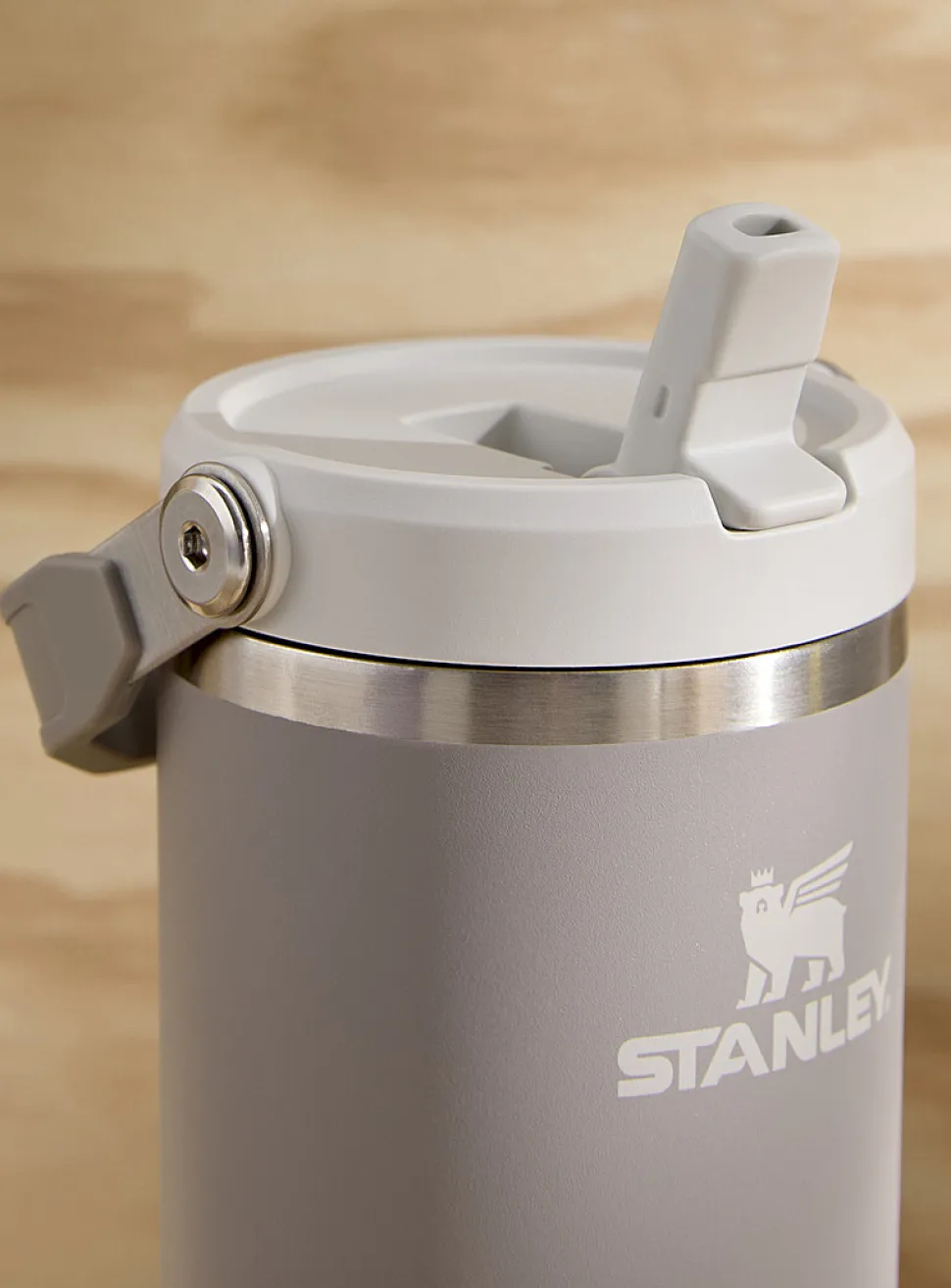 Flip Straw 30 oz insulated handle tumbler