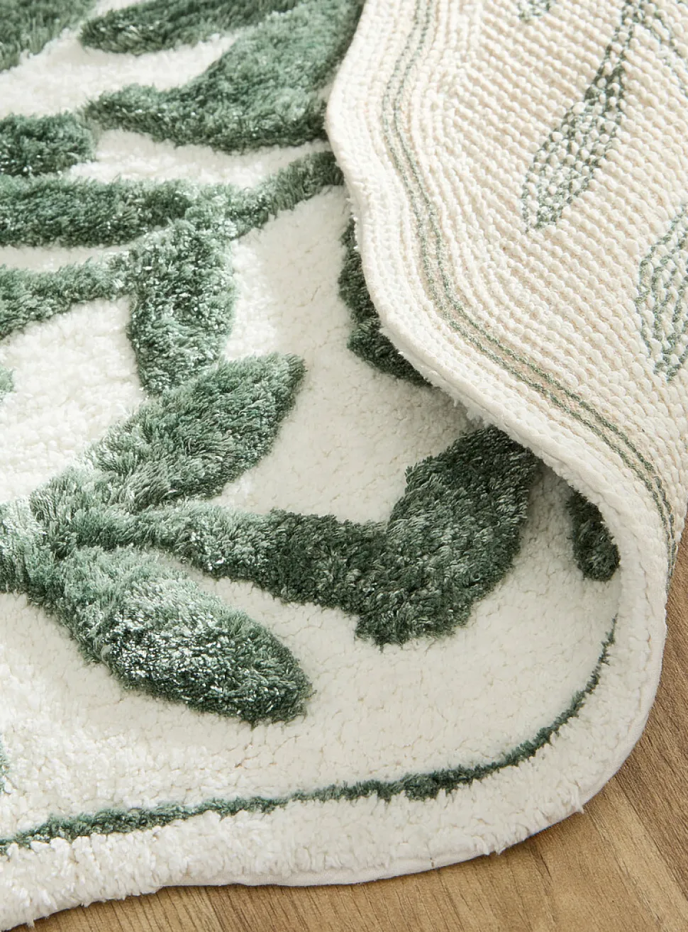 Foliage oval bath mat
