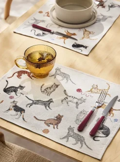 Fun-loving cats tapestry placemats