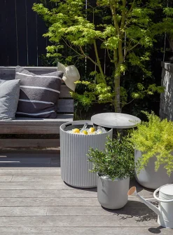 Grooved side table cooler