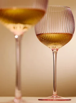 Grooved wine glasses
