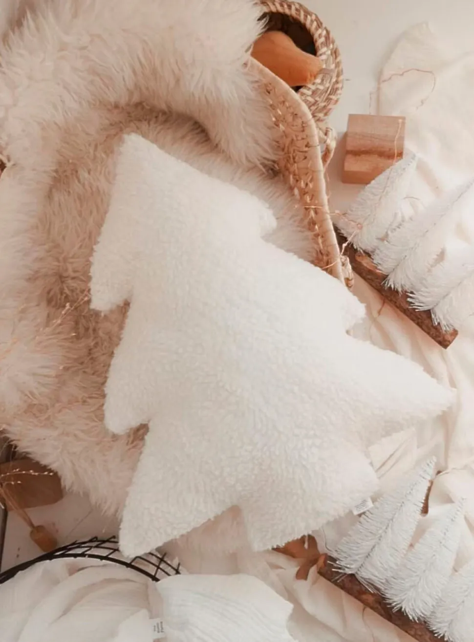 High-pile fleece fir cushion