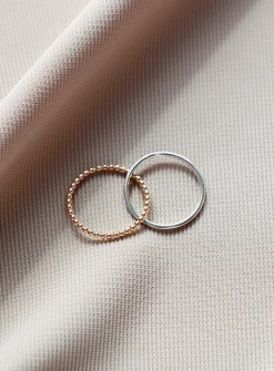 Interlaced bands ring