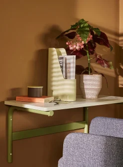 Koi wall-mounted desk