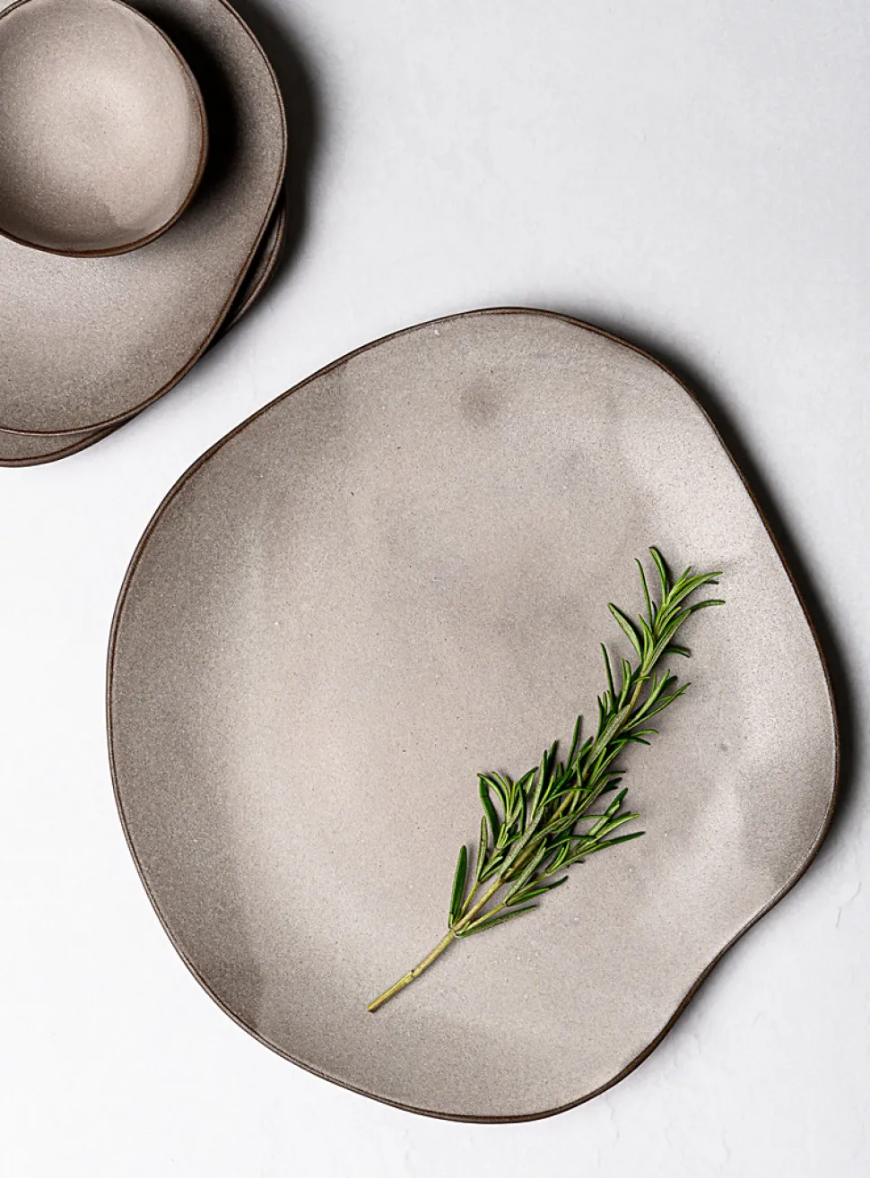 Large meander stoneware plate