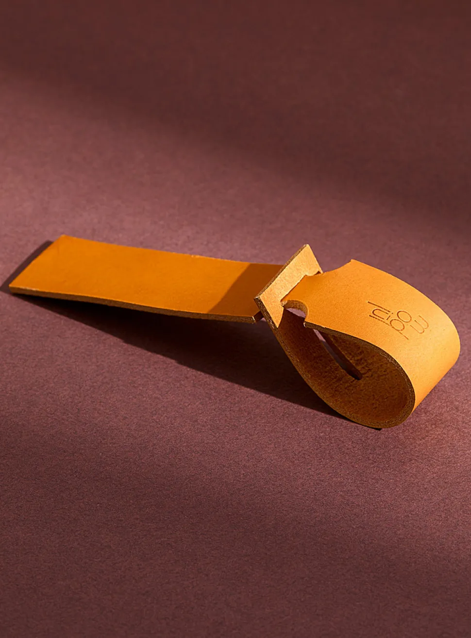 Leather luggage tag