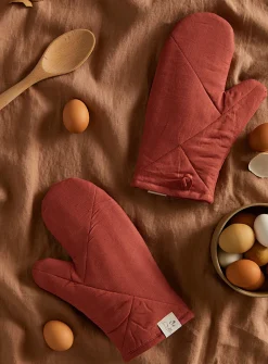 Linen oven mitts