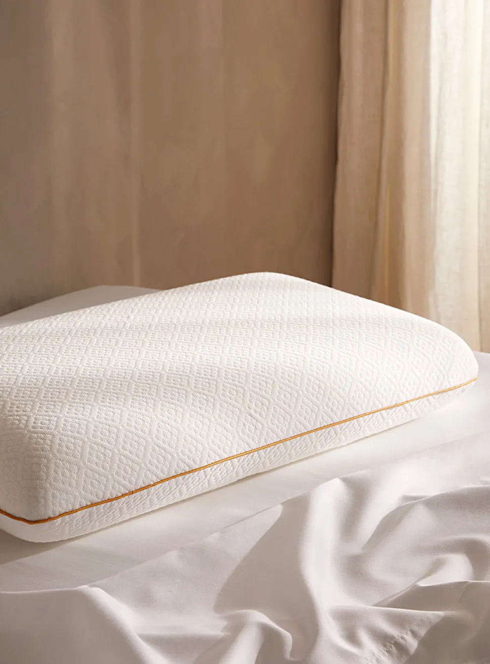 Memory foam pillow