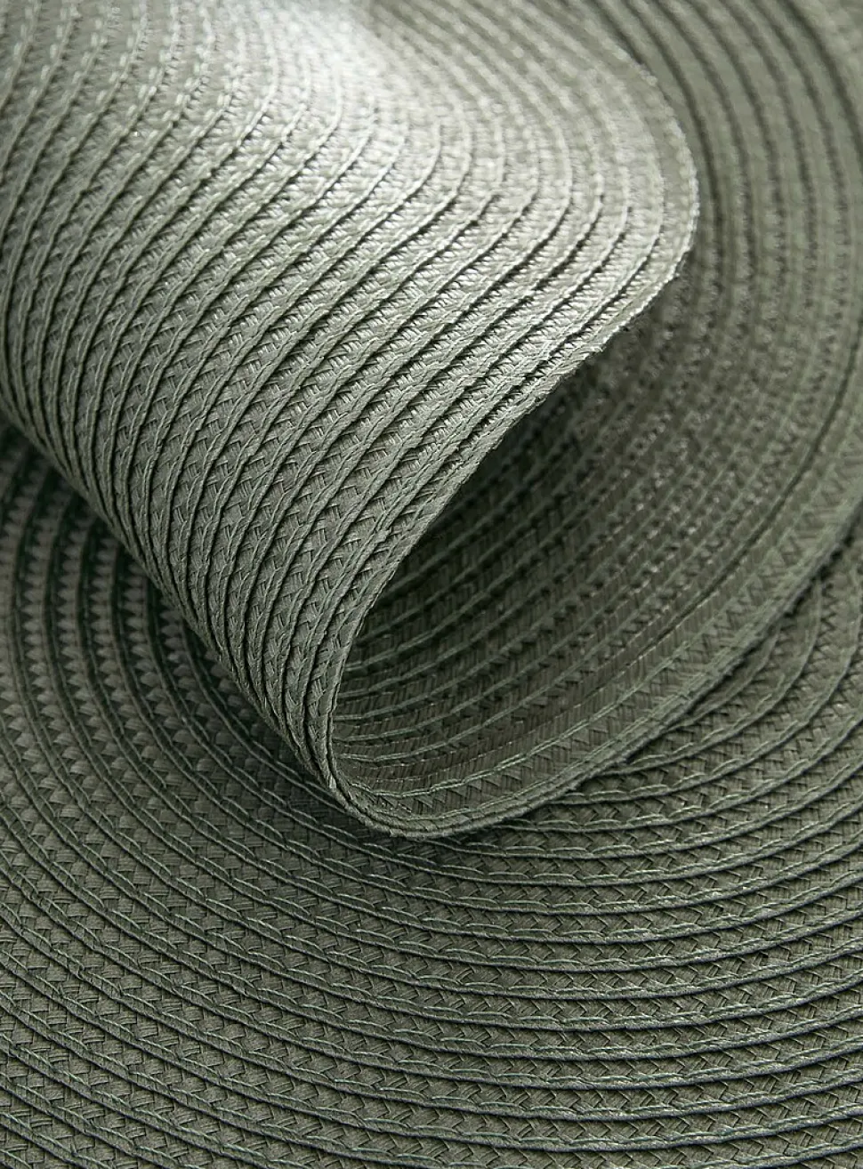 Monochrome braided placemats