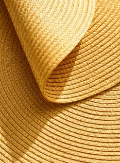 Monochrome braided placemats