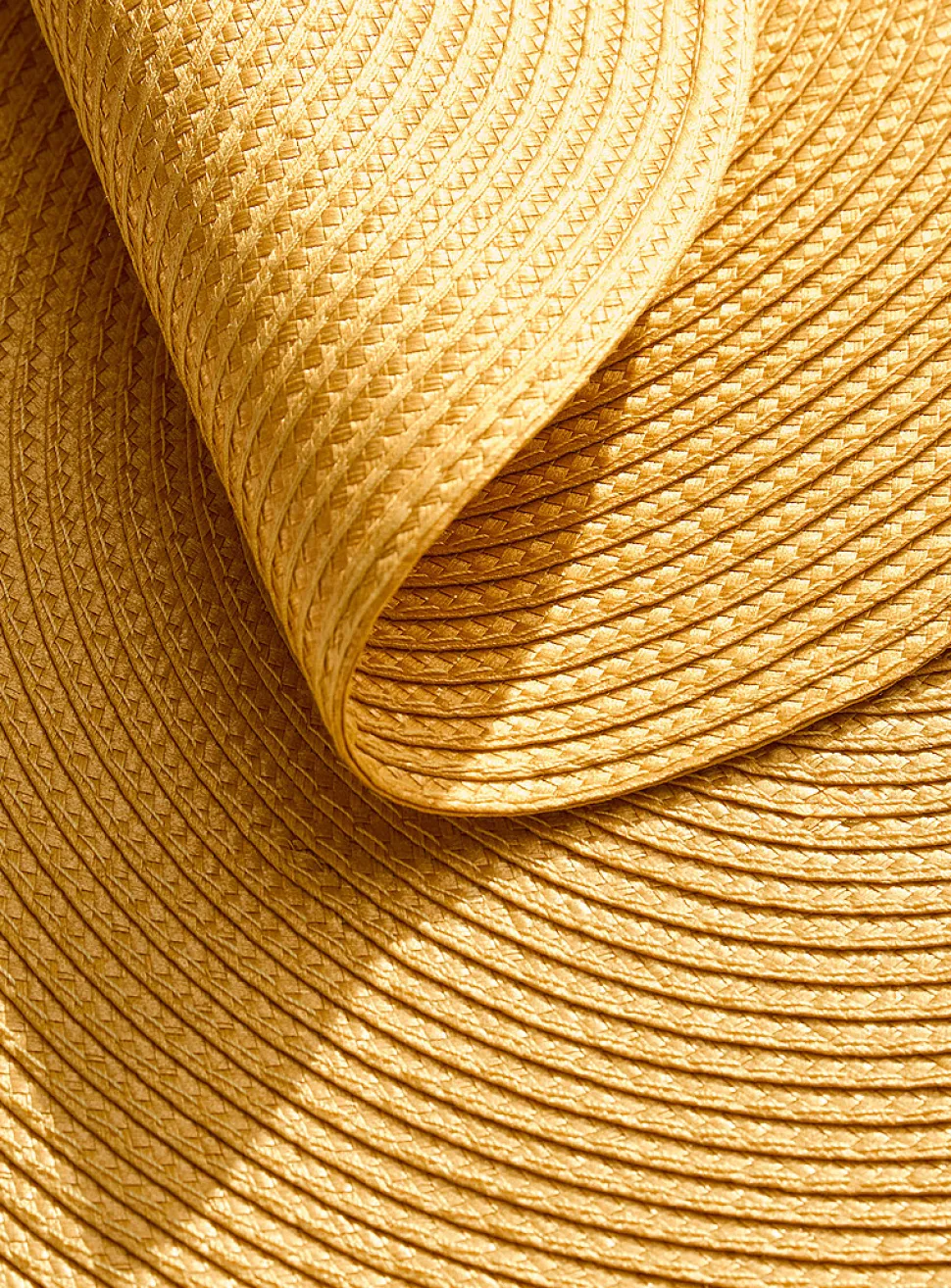 Monochrome braided placemats