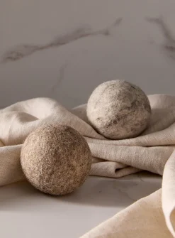 Natural wool drying balls