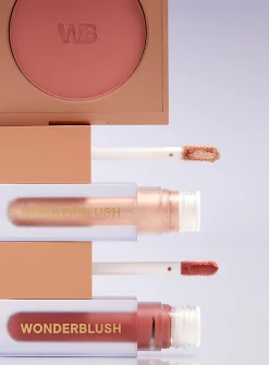 No. 1 minimalist make-up set