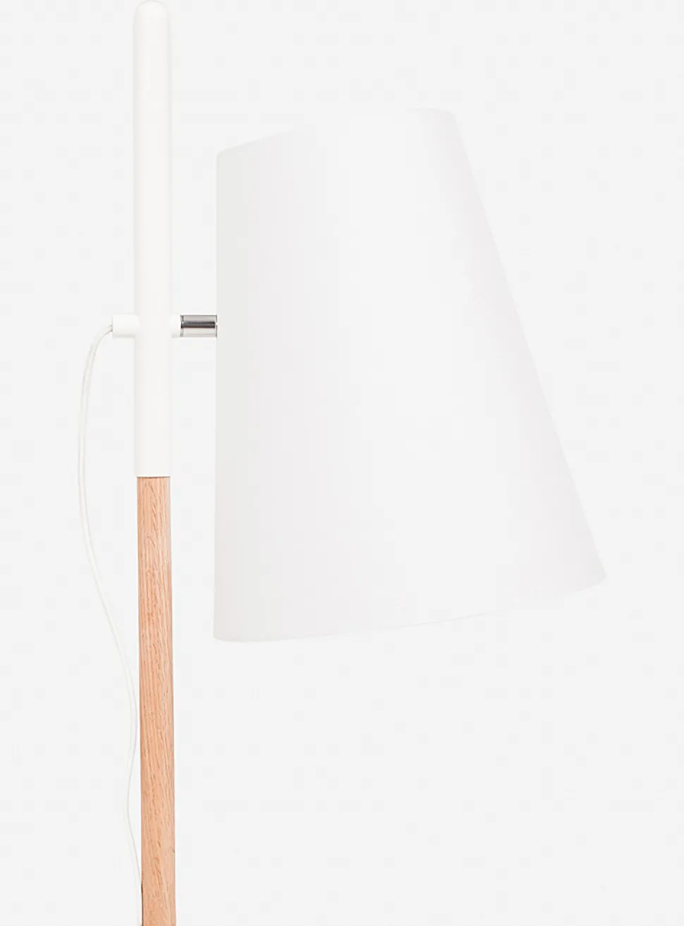 Oak-insert floor lamp