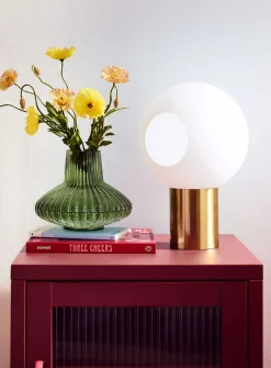 Openwork globe table lamp