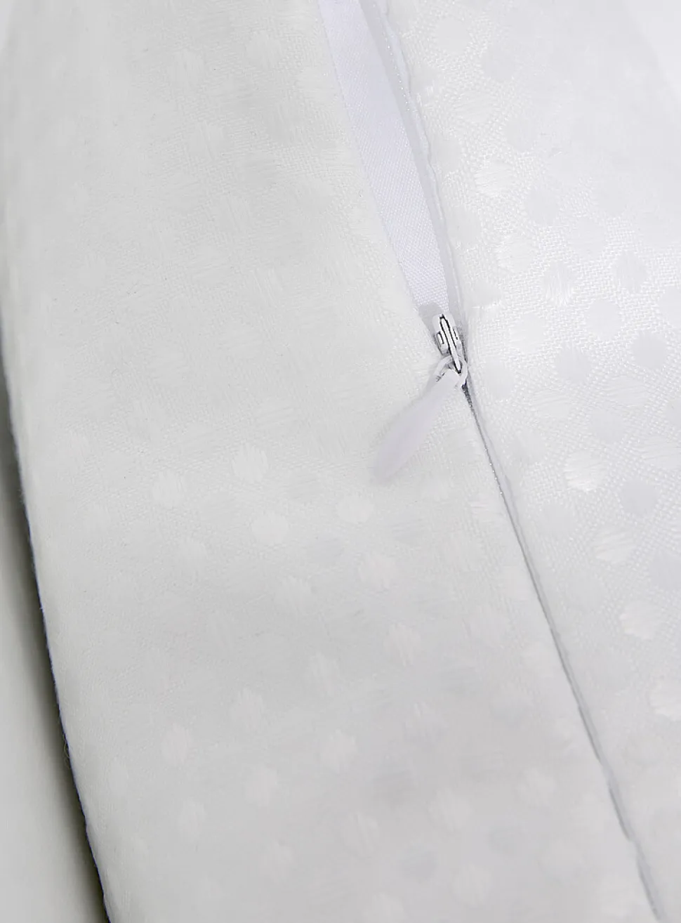Polka dot bath cushion