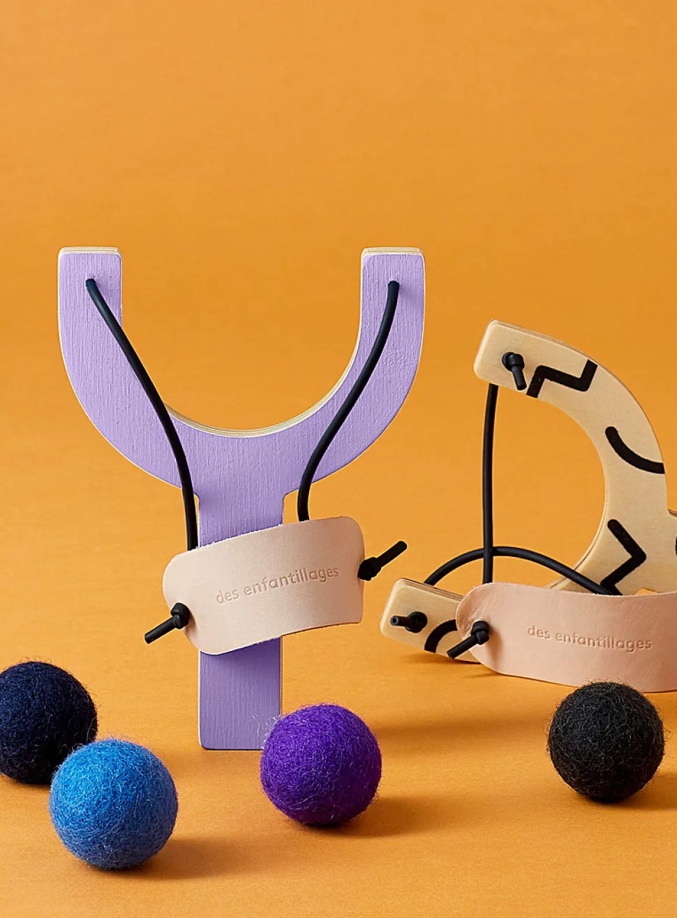 Pompom slingshot