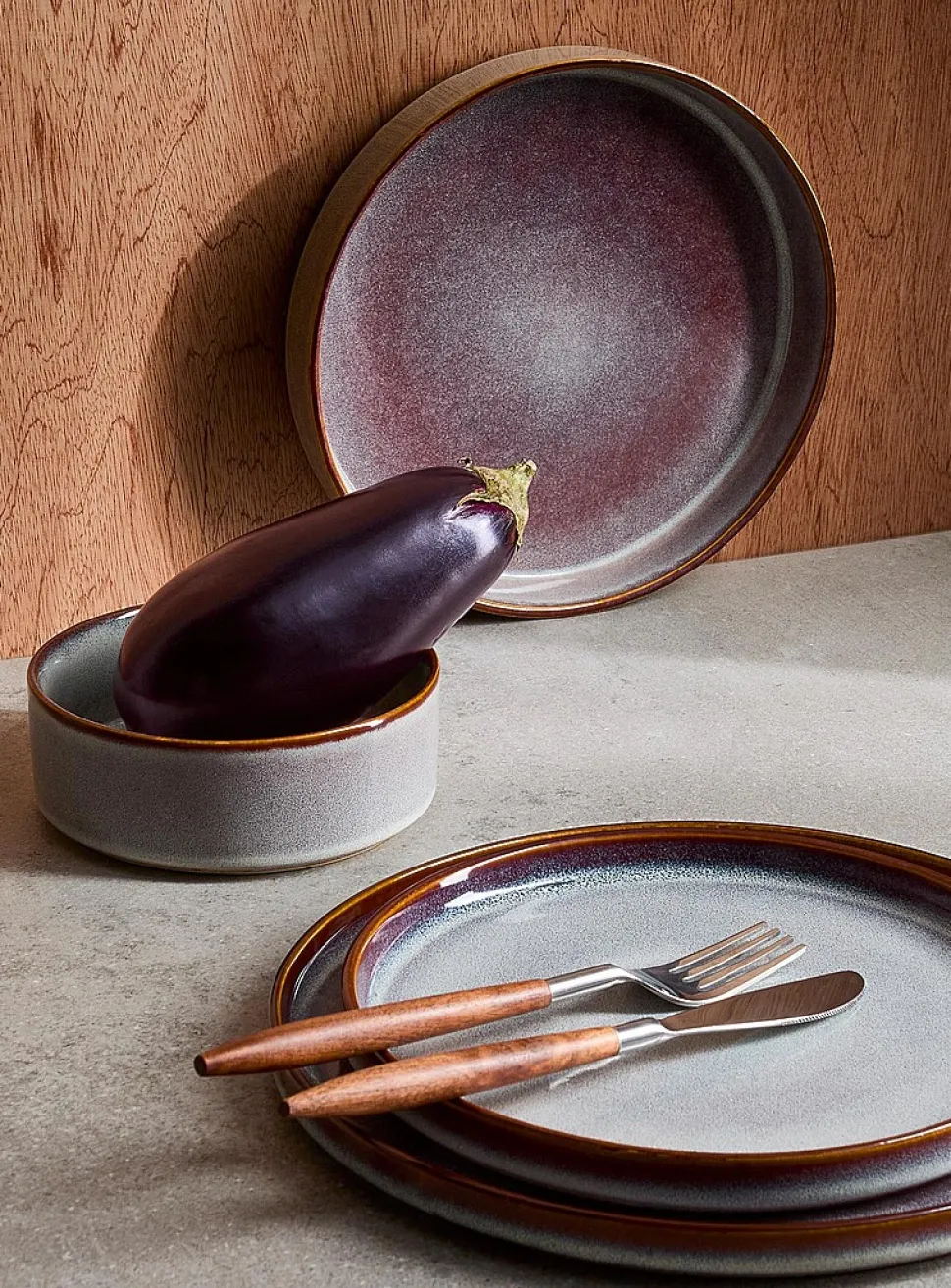 Purple-hued speckles plate