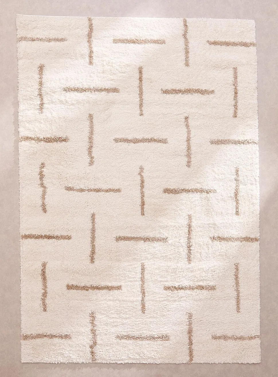 Scattered lines tufted rug