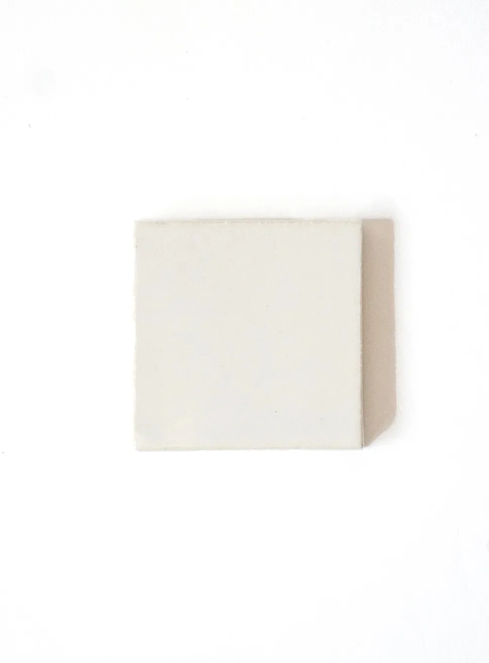 Semiporcelain letter D wall ornament