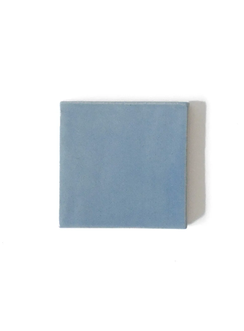 Semiporcelain letter O wall ornament