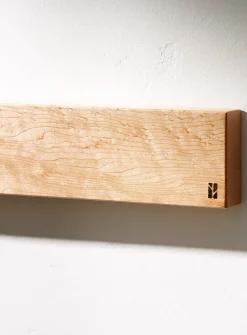 Short magnetic knife holder