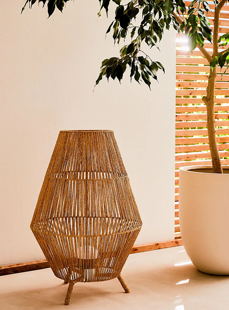 Sisine indoor-outdoor portable lamp