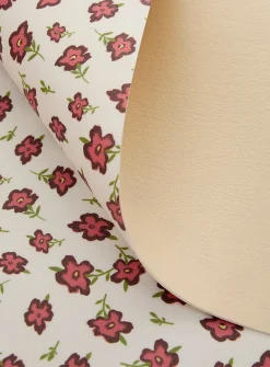 Small red flowers vinyl rug