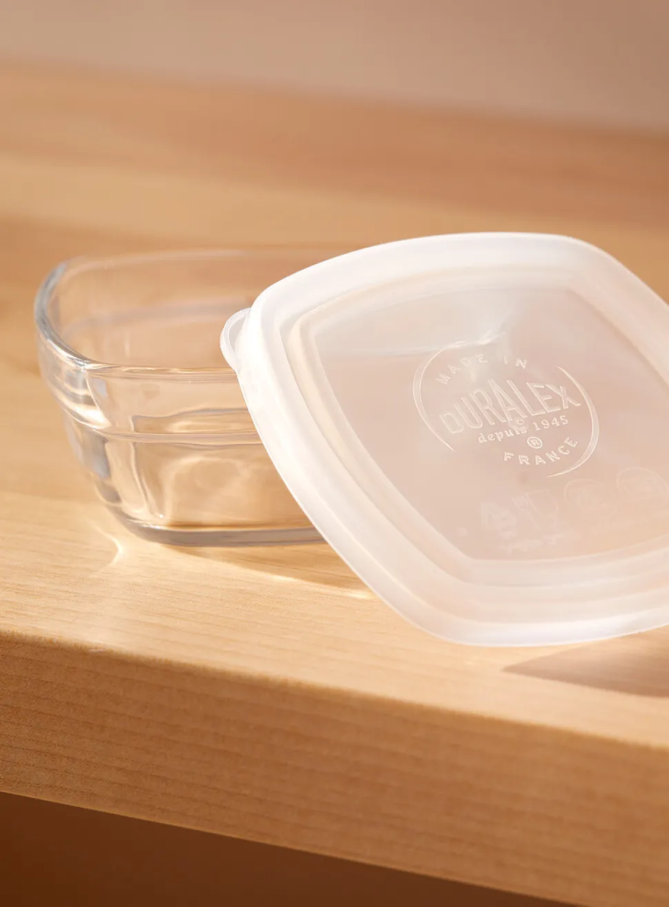 Small square bowl with lid
