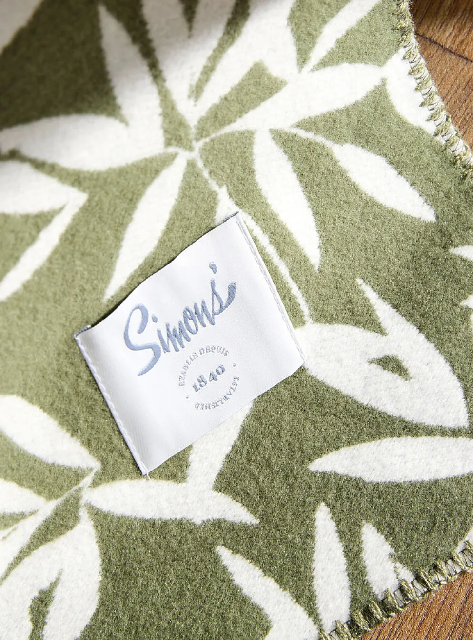 Soothing foliage throw