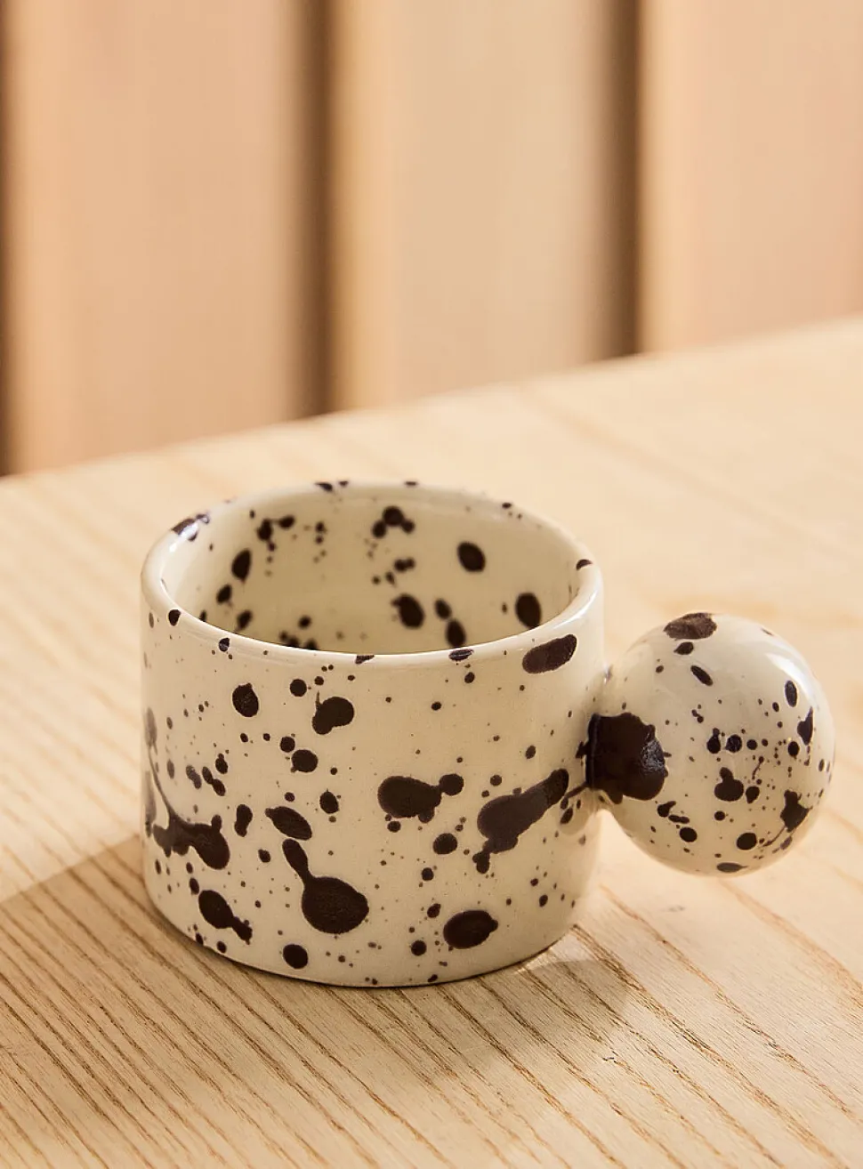 Speckled ball handle mug