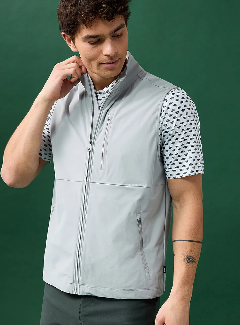 Stretch golf vest