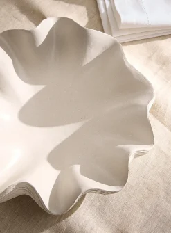 Textured waves rounded tray