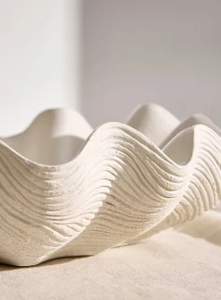 Textured waves rounded tray