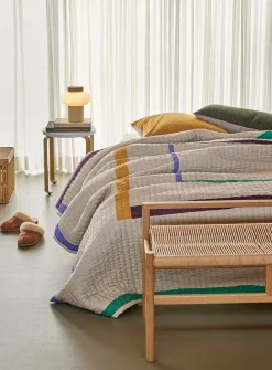Twist colour block quilted bedspread