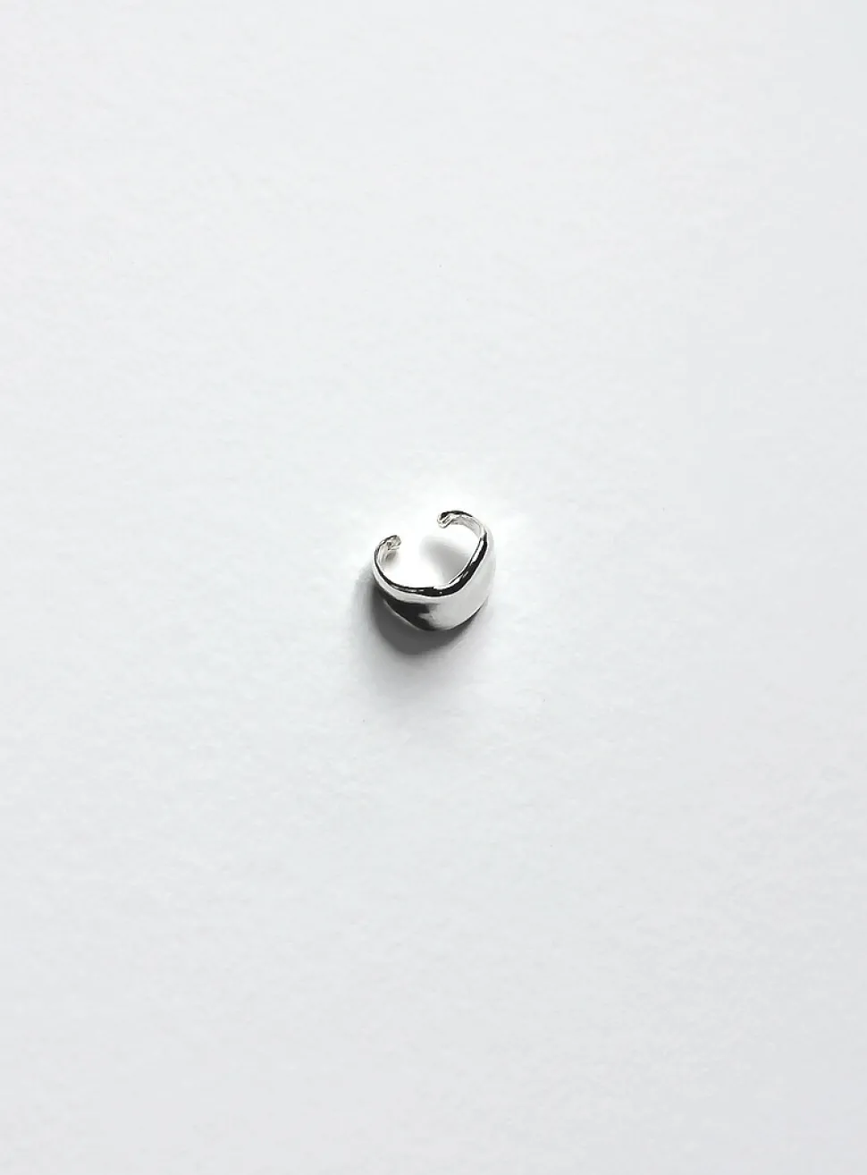Valley ear cuff