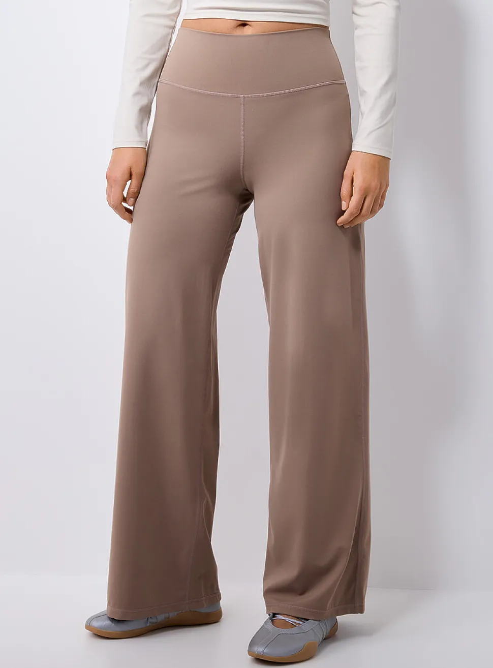 Velvety wide-leg pant